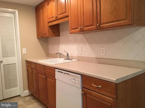 11635 Stoneview Sq #2B, Reston, VA 20191 photo 4