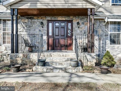 9524 Lanham Severn Rd, Lanham, MD 20706 photo 1