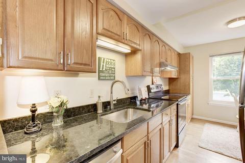 6468 Ohara Ct, Springfield, VA 22152 photo 4