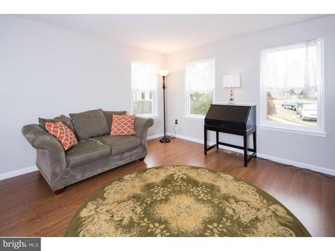 472 Granger Dr, Bear, DE 19701 photo 3