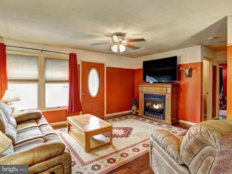 9155 Gross Ave, Laurel, MD 20723 photo 2