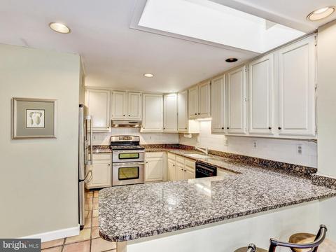 6816 Dillon Ave, Mclean, VA 22101 photo 9