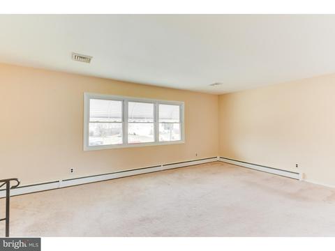 46 Rolling Ln, Hamilton, NJ 08690 photo 6