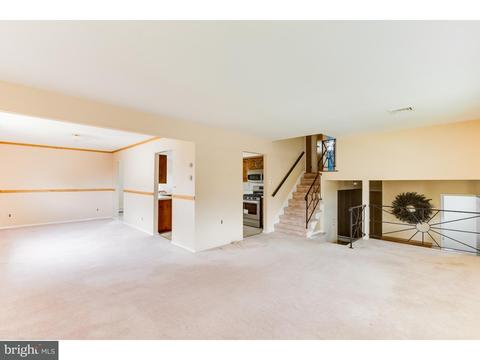 46 Rolling Ln, Hamilton, NJ 08690 photo 4