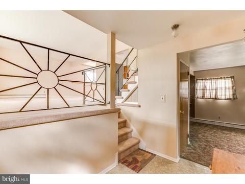 46 Rolling Ln, Hamilton, NJ 08690 photo 2