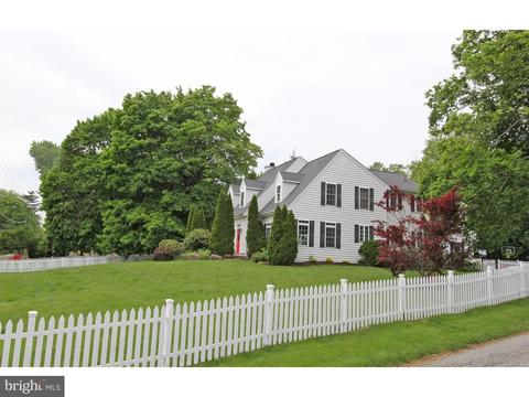 902 Fletcher Rd, Wayne, PA 19087 photo 1