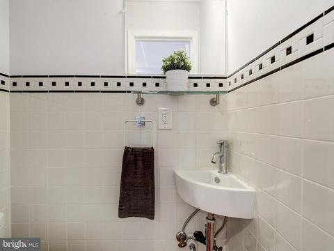 1128 C St NE, Washington, DC 20002 photo 11