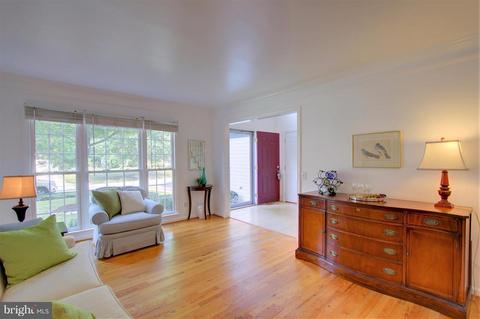 8505 Bovelder Dr, Laurel, MD 20708 photo 2