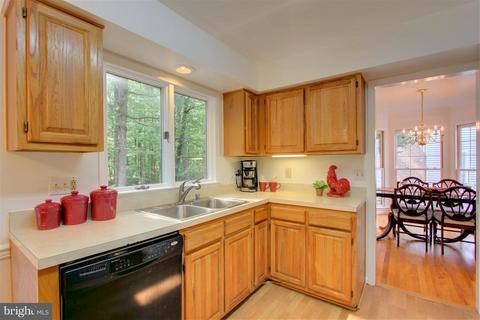 8505 Bovelder Dr, Laurel, MD 20708 photo 9