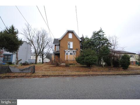 20 Pine St, Beverly, NJ 08010 photo 1