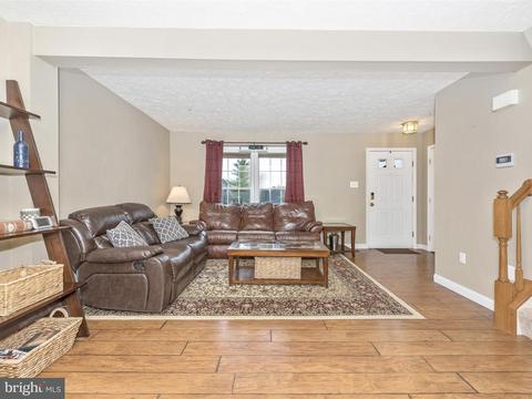 1549 Beverly Ct, Frederick, MD 21701 photo 3