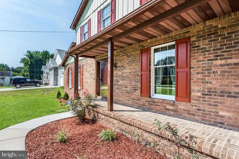 7966 Frances Ln, Pasadena, MD 21122 photo 2