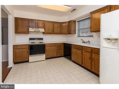 643 Cascade Dr S, Mount Laurel, NJ 08054 photo 5