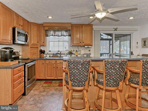 7610 Springfield Hills Dr, Springfield, VA 22153 photo 11