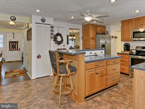 7610 Springfield Hills Dr, Springfield, VA 22153 photo 13