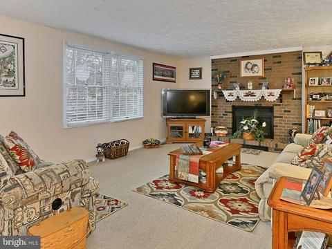 7610 Springfield Hills Dr, Springfield, VA 22153 photo 14