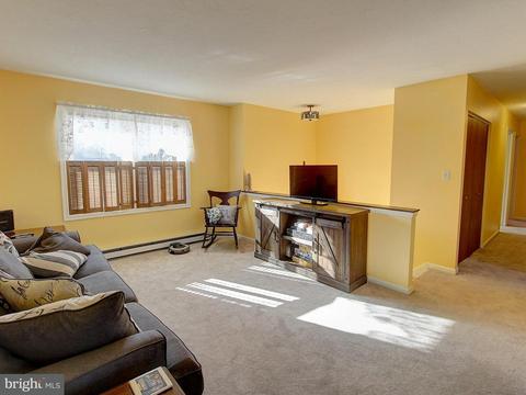 309 Cardinal Rd, Lititz, PA 17543 photo 3