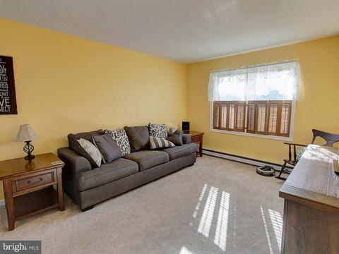 309 Cardinal Rd, Lititz, PA 17543 photo 2