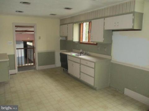 1551 Fairmount Rd, Hampstead, MD 21074 photo 5