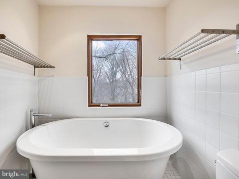 1611 Dublin Dr, Silver Spring, MD 20902 photo 24