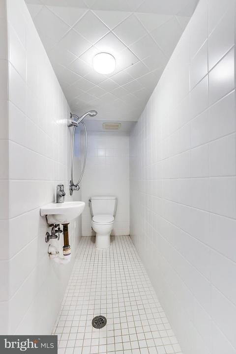 1611 Dublin Dr, Silver Spring, MD 20902 photo 28