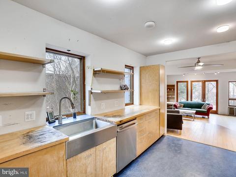 1611 Dublin Dr, Silver Spring, MD 20902 photo 9
