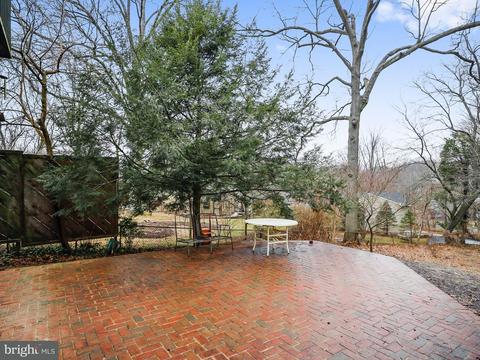 1611 Dublin Dr, Silver Spring, MD 20902 photo 4
