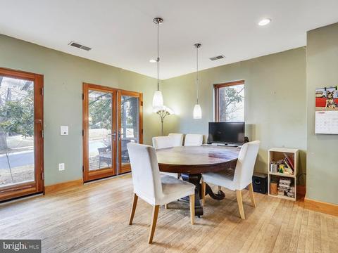 1611 Dublin Dr, Silver Spring, MD 20902 photo 6