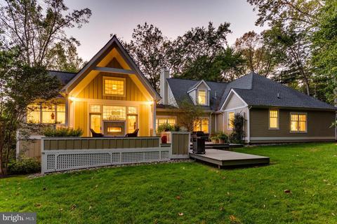 821 Clinton Pl, Mclean, VA 22101 photo 1