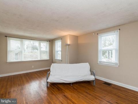 329 Main St, Westminster, MD 21157 photo 4
