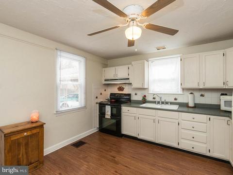 329 Main St, Westminster, MD 21157 photo 11