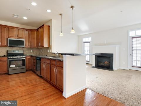 11673 Leesborough Cir, Silver Spring, MD 20902 photo 6