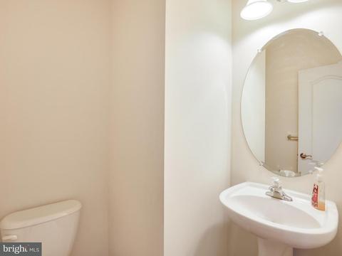 11673 Leesborough Cir, Silver Spring, MD 20902 photo 17