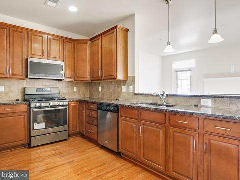11673 Leesborough Cir, Silver Spring, MD 20902 photo 8