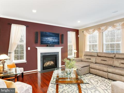 18594 Quantico Gateway Dr, Triangle, VA 22172 photo 4