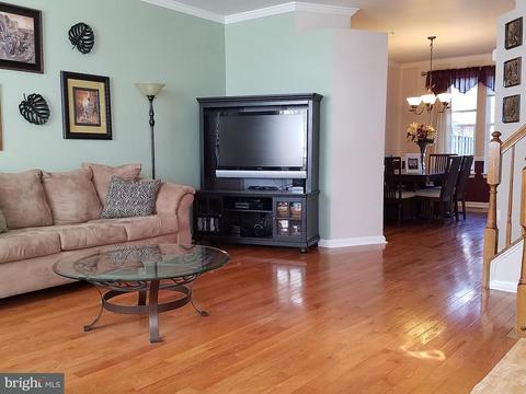 2262 Wetherburne Way, Frederick, MD 21702 photo 3