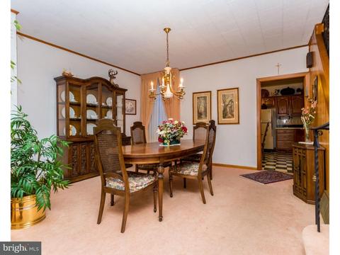 529 Kossuth St, Riverside, NJ 08075 photo 4
