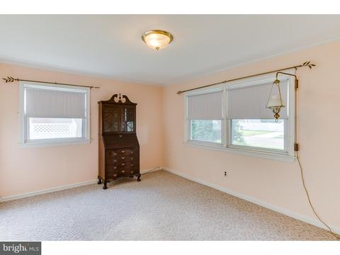 2 Constance Dr, Hamilton, NJ 08620 photo 4