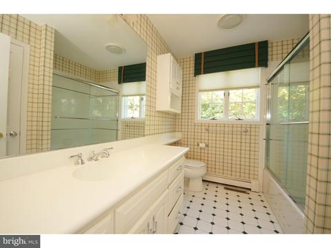 31 Perry Dr, Ewing, NJ 08628 photo 14