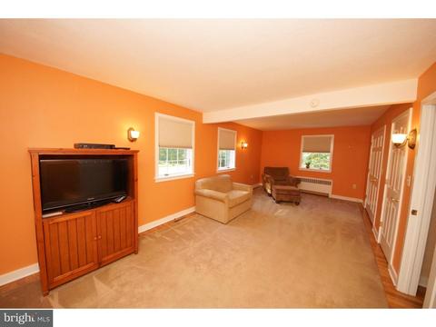 31 Perry Dr, Ewing, NJ 08628 photo 11