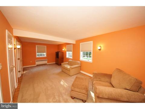 31 Perry Dr, Ewing, NJ 08628 photo 12