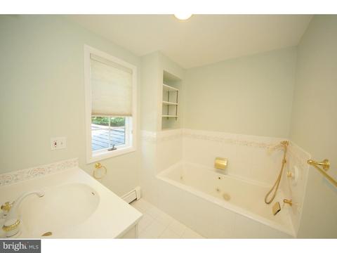 31 Perry Dr, Ewing, NJ 08628 photo 18