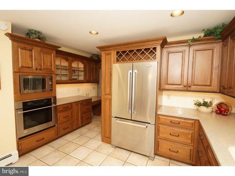 31 Perry Dr, Ewing, NJ 08628 photo 8