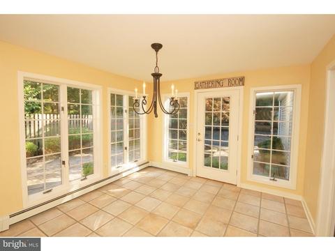 31 Perry Dr, Ewing, NJ 08628 photo 6