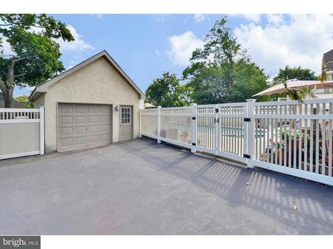 24 E Park Ave, Maple Shade, NJ 08052 photo 4