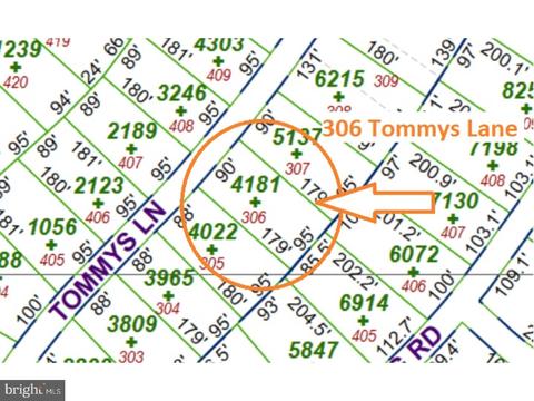 306 Tommys Ln, Pocono Lake, PA 18347