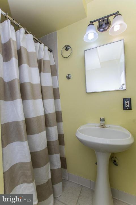 10704 Francis Dr, Silver Spring, MD 20902 photo 24