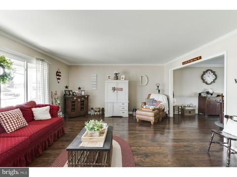 10 Baggaley Rd, Hamilton, NJ 08690 photo 6