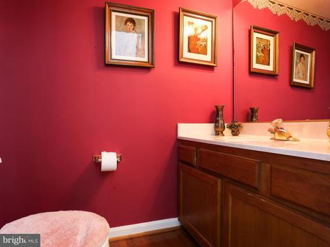 8609 Ashcroft Dr, Laurel, MD 20708 photo 10