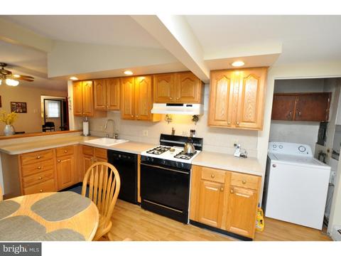 210 Ruth Ave, Maple Shade, NJ 08052 photo 4